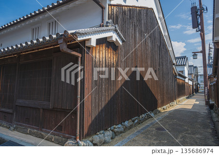 奈良 今井町の路地風景 奈良 今井町の路地風景 135686974