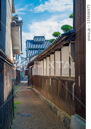 奈良 今井町の路地風景 135686975