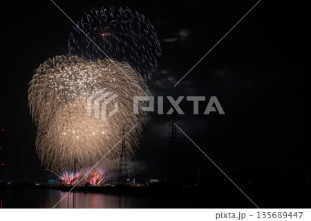 田原市の渥美半島花火大会の風景(愛知県) 135689447