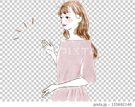 笑顔で手を差し出す女性 135692140