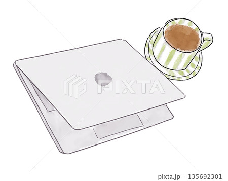 PCとコーヒーカップ 135692301