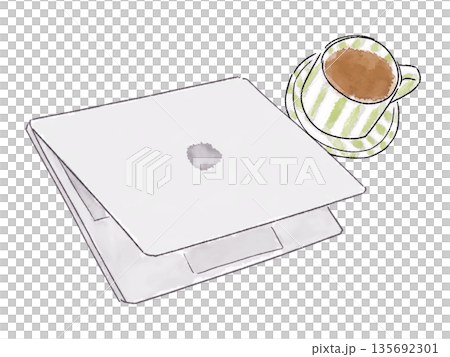 PCとコーヒーカップ 135692301