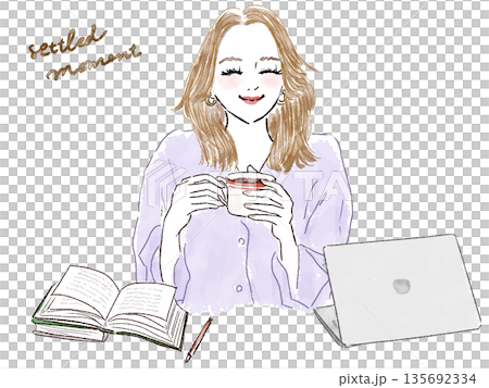 ノートパソコンで仕事をする女性 135692334