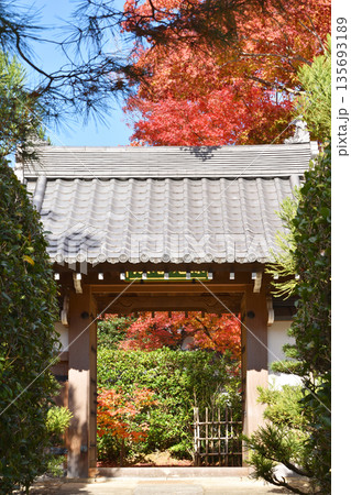 源光庵の総門 135693189