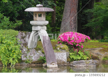 兼六園 徽軫灯籠 兼六園 徽軫灯籠 135693212