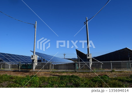 ソーラーパネル 自然エネルギー ソーラーパネル 自然エネルギー 135694014