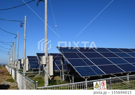 ソーラーパネル 自然エネルギー ソーラーパネル 自然エネルギー 135694015