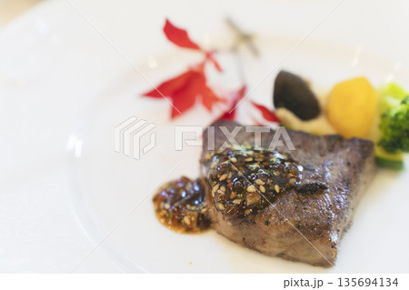 空の庭ウエディングのステーキ料理 空の庭ウエディングのステーキ料理 135694134