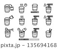 インスタントヌードルのアイコンセット（編集可能なストローク） 135694168
