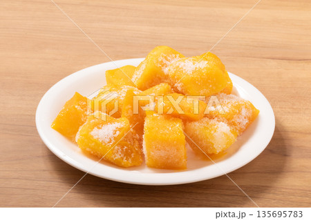 冷凍　カット　マンゴー 135695783