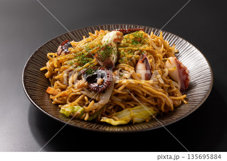 海鮮焼きそば（タコ） 135695884