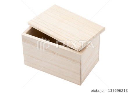 透明背景（png）にシンプルな桐の箱 135696218