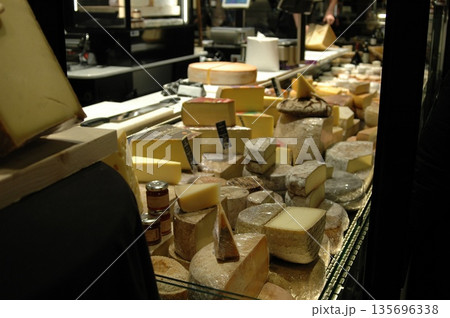 フランス　リヨン　マルシェ 135696338