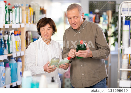 Pensioners choose dishwashing detergent Pensioners choose dishwashing detergent 135696659