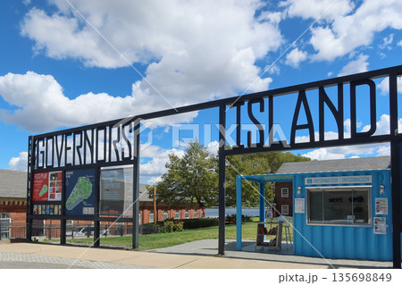 Governors Island information sign in New York, USA. August 27, 2025 135698849