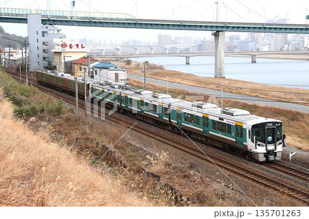 【JR西日本】227系0番台〜ラッピングコラボトレイン〜（山陽本線：横川〜西広島） 135701263