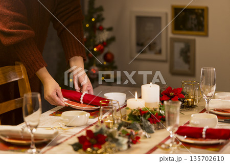 クリスマステーブルセッティング 135702610