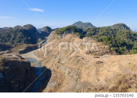 千葉県の小鋸山、白狐山展望地から望む房総グランドキャニオンと小鋸山、鋸山 千葉県の小鋸山、白狐山展望地から望む房総グランドキャニオンと小鋸山、鋸山 135703140