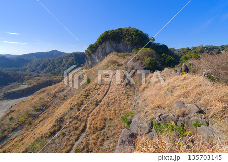 千葉県の小鋸山、テーブルマウンテンから望む小鋸山 千葉県の小鋸山、テーブルマウンテンから望む小鋸山 135703145