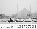 雪のイスタンブール 135707334