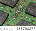 部品の取り付けられた基板(メインメモリ(RAM)) 部品の取り付けられた基板(メインメモリ(RAM)) 135708877