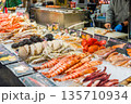 外国人観光客に大人気の日本の市場 135710934