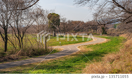 木津川河川敷冬景色　京都府八幡市 135711055