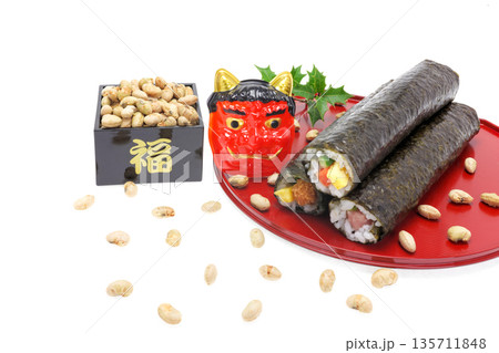 節分　赤鬼と恵方巻 135711848