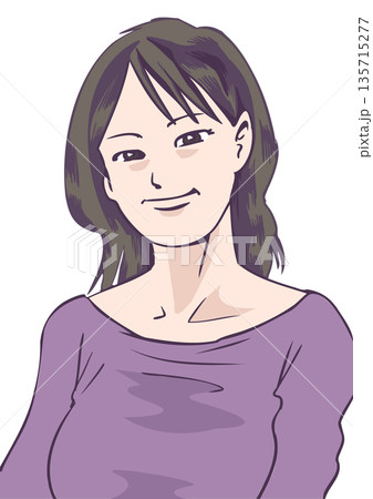 こっちを向いて微笑んでいる主婦 135715277