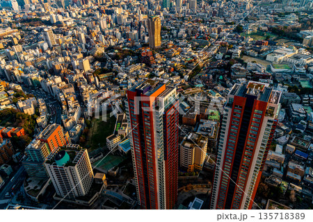 (東京都)六本木ヒルズから眺める東京都市風景 (東京都)六本木ヒルズから眺める東京都市風景 135718389