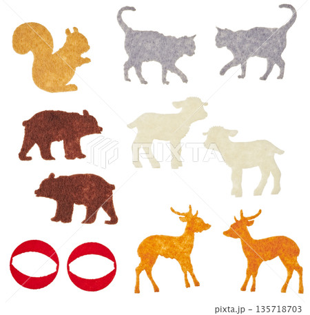動物シルエットのフェルト素材カット(白背景) 動物シルエットのフェルト素材カット(白背景) 135718703