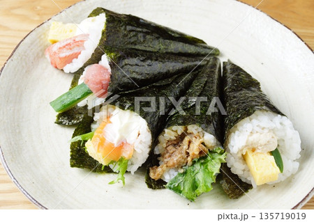 手巻き寿司　和食 135719019