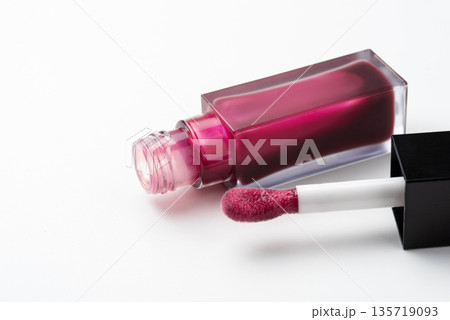 Close up closed cherry lip gloss Close up closed cherry lip gloss 135719093