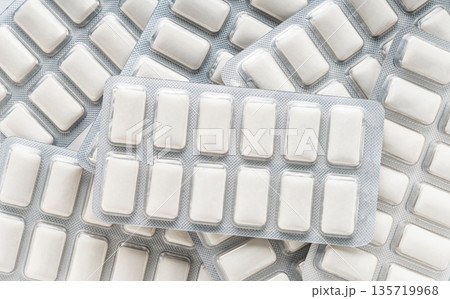 Chewing gum for smoking 135719968
