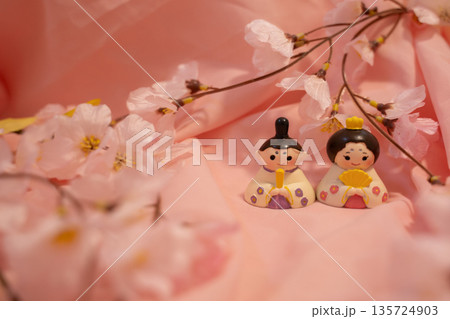 ひな祭りイメージ 135724903
