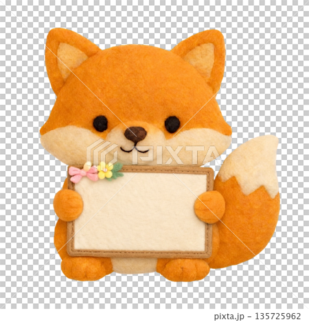 フェルト風のメッセージボードを抱くキツネのイラスト フェルト風のメッセージボードを抱くキツネのイラスト 135725962