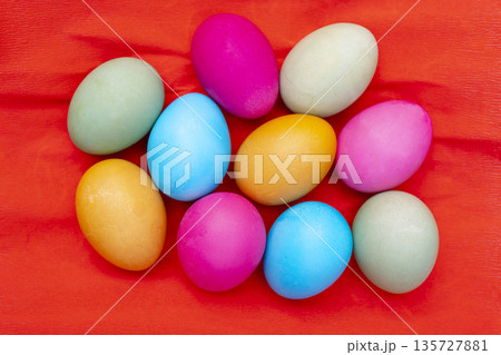 Easter eggs - greeting card of traditional Christian holiday. 135727881