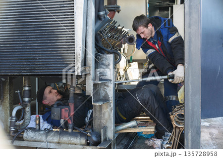 Repair of a diesel generator converted to gas. Repair of a diesel generator converted to gas. 135728958