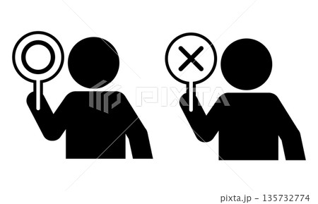 マルとバツの札を持つ人のピクトグラム 135732774