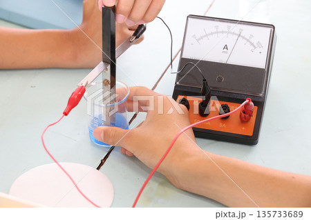 理科実験 135733689