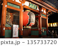 ライトアップされた雷門 135733720