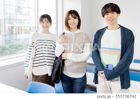 大学生 男女 大学生 男女 135736742