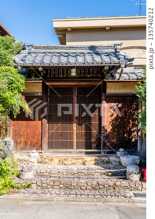 岐美家住宅（みちよしけ住宅）昭和初期の住宅建築　格子戸の表門　有形文化財　京都市北区小山西大野町 135740212