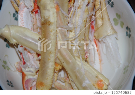 食後のカニの殻 食後のカニの殻 135740683