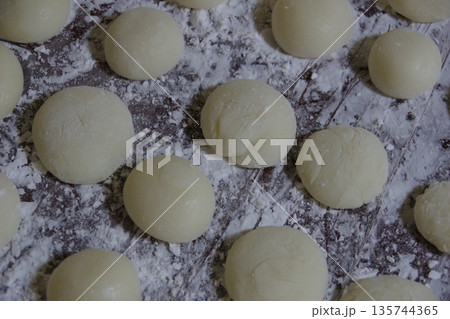 つきたての餅 135744365