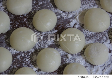 つきたての餅 135744366