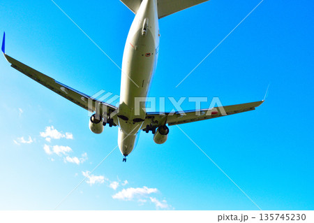 航空機 飛翔 航空機 飛翔 135745230