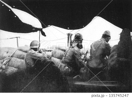 古写真　1937年　日中戦争中の上海　浦東の戦場の日本陸軍 135745247
