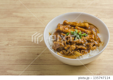 そば屋のカレー丼 そば屋のカレー丼 135747114