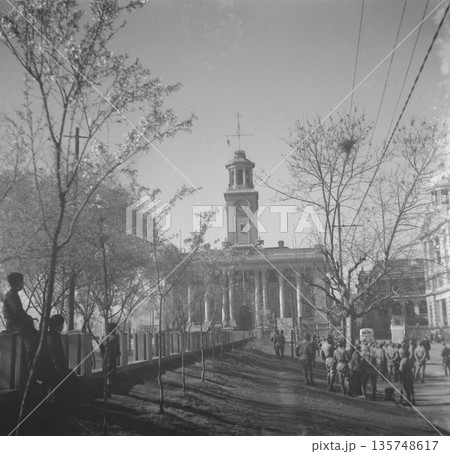 古写真　1940年　日中戦争中の中華民国　漢口市（現在の武漢市）の税関ビル（現在は漢口税関博物館） 135748617